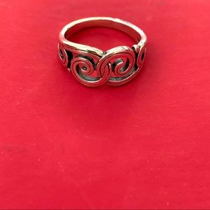 James Avery Craftsman - Gentle Wave Ring - Sz 5.75